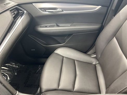 Used 2023 Cadillac XT6 Luxury image 22