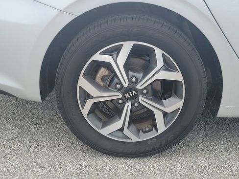 Used 2021 Kia Forte LXS image 5