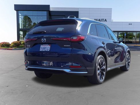 Certified 2024 MAZDA CX-90 Plug-In Hybrid w/ Premium Plus AWD/4WD image 4