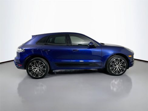 Used 2026 Porsche Macan AWD/4WD image 8