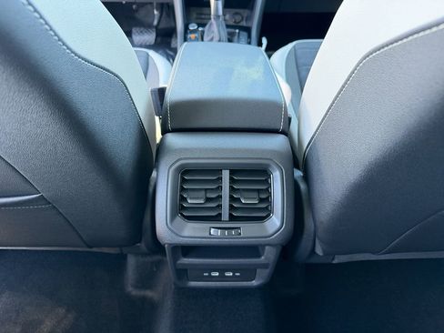 New 2026 Volkswagen Taos SE FWD image 24