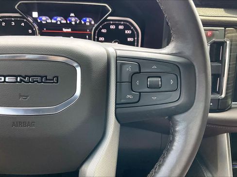 Used 2021 GMC Yukon Denali w/ Denali Premium Package RWD image 19