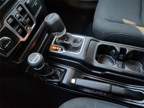 Used 2019 Jeep Wrangler Unlimited Sport S image 25