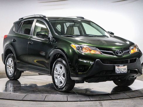Used 2013 Toyota RAV4 LE FWD image 5