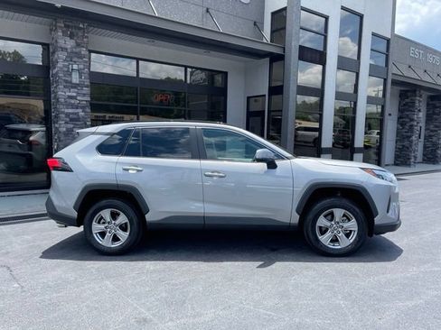 Used 2024 Toyota RAV4 XLE AWD/4WD image 2