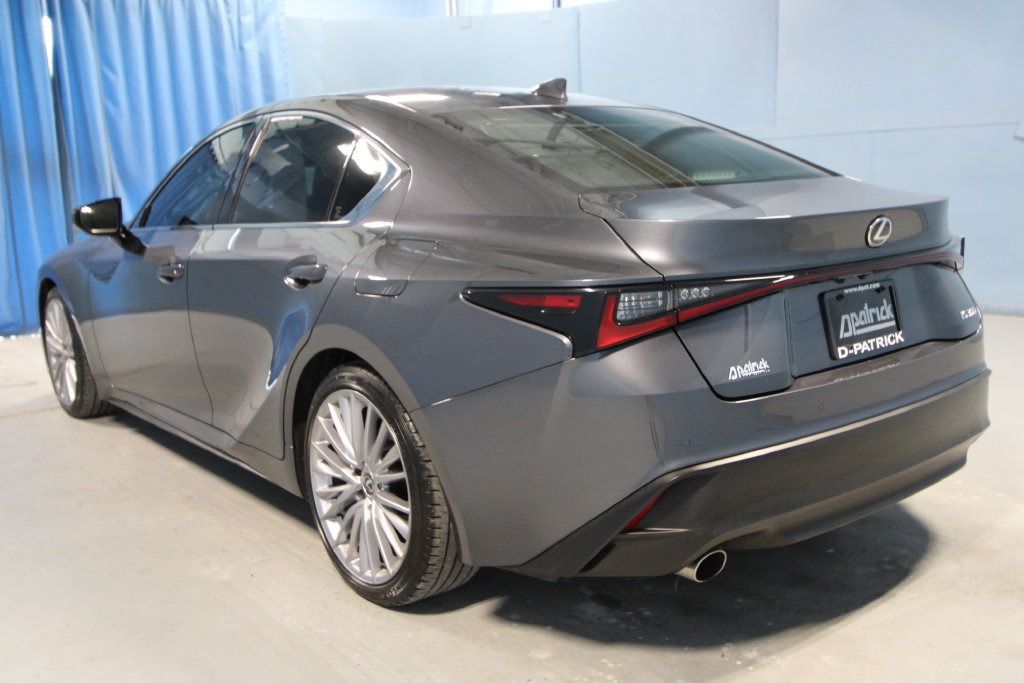 Used 2024 Lexus IS 300 w/ Premium Package RWD image 31
