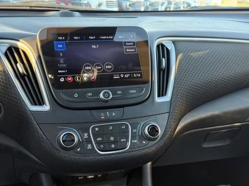 Used 2024 Chevrolet Malibu LT image 19