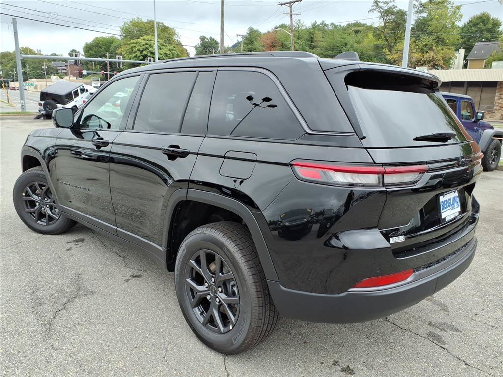 New 2027 Jeep Grand Cherokee Altitude AWD/4WD image 6