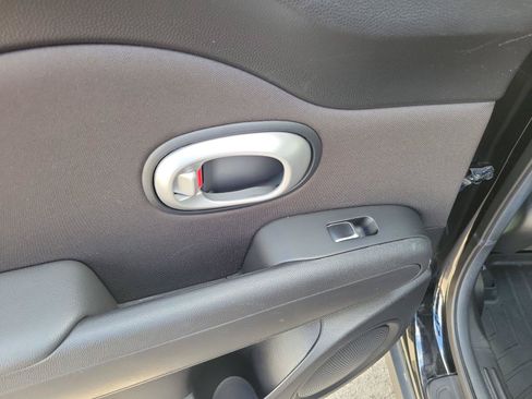 Used 2018 Kia Soul + FWD image 18