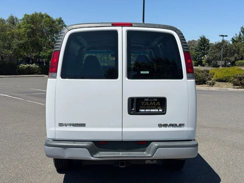 Used 2001 Chevrolet Express 3500 RWD image 6