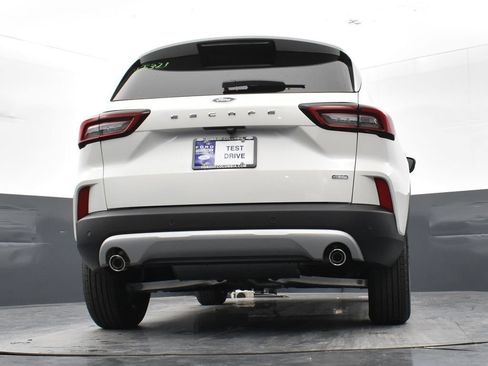 New 2025 Ford Escape SE FWD image 33