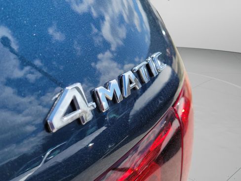 Used 2023 Mercedes-Benz GLB 250 4MATIC image 9