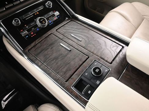 Used 2020 Lincoln Navigator Reserve w/ Cargo Convenience Package image 37