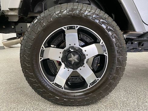 Used 2013 Jeep Wrangler Unlimited Sahara w/ Connectivity Group AWD/4WD image 24