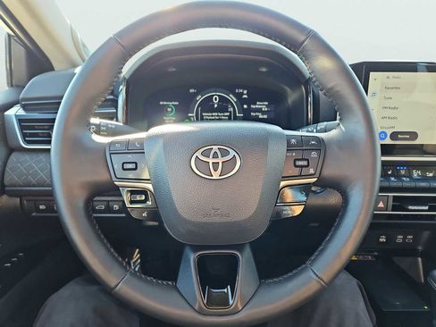 Used 2025 Toyota Camry XLE w/ Premium Package AWD/4WD image 33