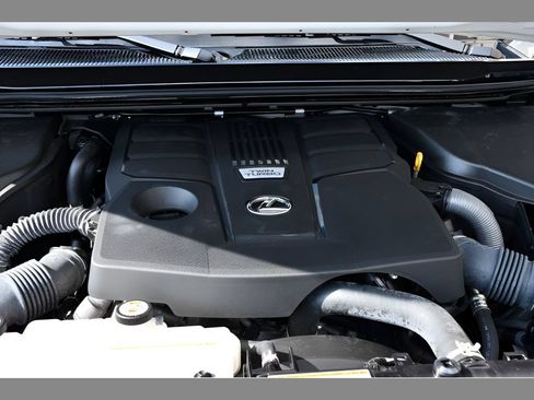 Used 2024 Lexus GX 550 w/ Accessory Package (Z1) AWD/4WD image 26