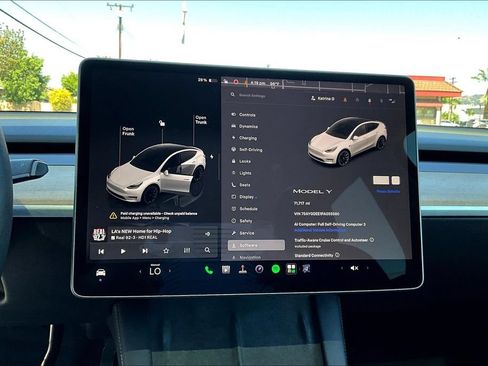 Used 2023 Tesla Model Y Long Range AWD/4WD image 11