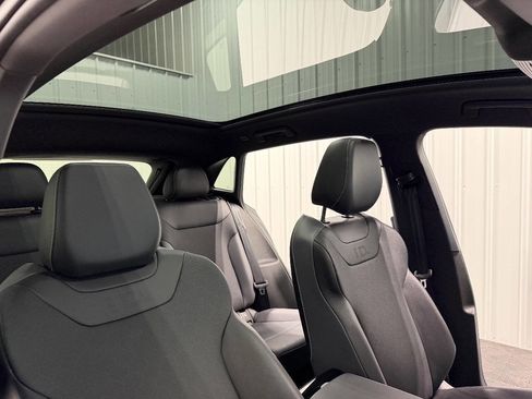 Used 2023 Volkswagen ID.4 Pro S image 18