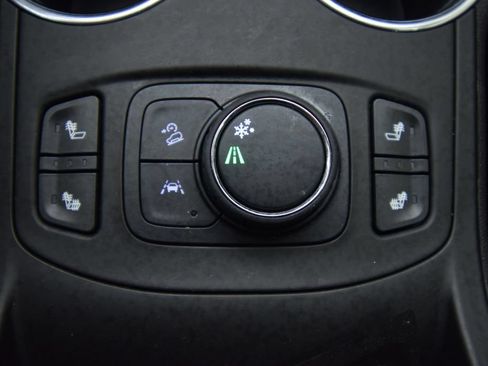 Used 2024 GMC Terrain SLE w/ Driver Convenience Package FWD image 34