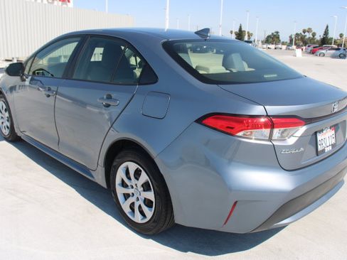 Used 2020 Toyota Corolla LE FWD image 5