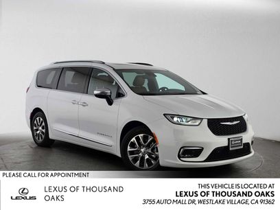 Used 2023 Chrysler Pacifica Pinnacle