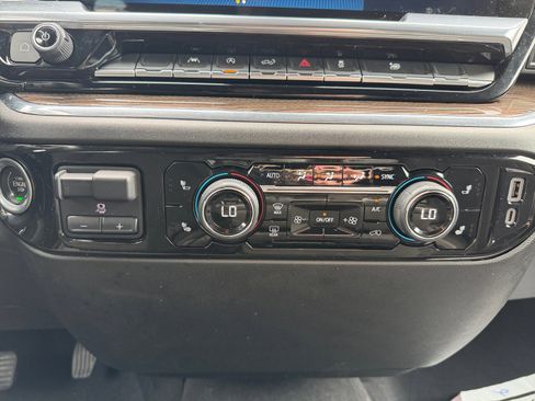 Used 2023 Chevrolet Silverado 1500 LT w/ Protection Package AWD/4WD image 18