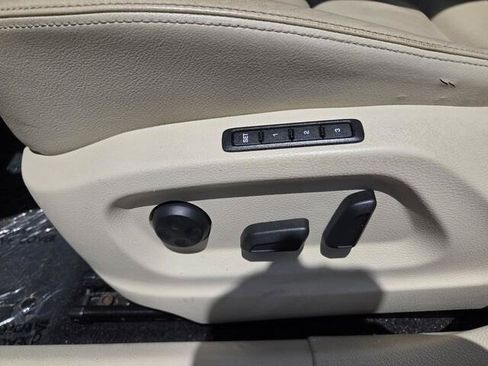 Used 2009 Volkswagen Tiguan SE AWD/4WD image 4