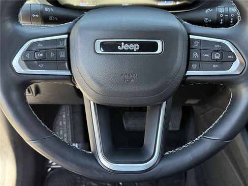 Used 2022 Jeep Compass High Altitude AWD/4WD image 11