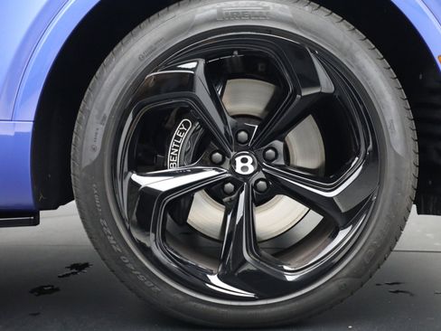 Certified 2024 Bentley Bentayga image 41