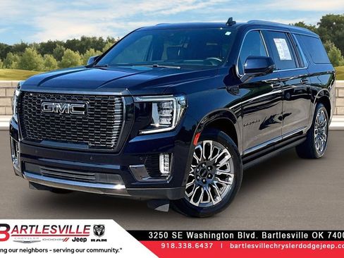 Used 2023 GMC Yukon XL Denali Ultimate AWD/4WD image 1