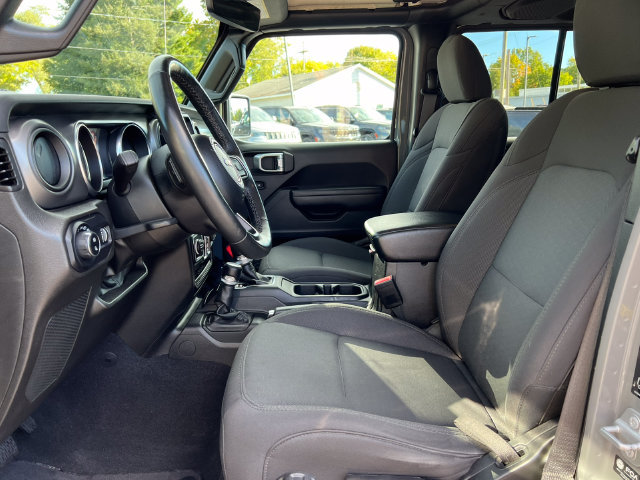Used 2023 Jeep Gladiator Sport AWD/4WD image 3