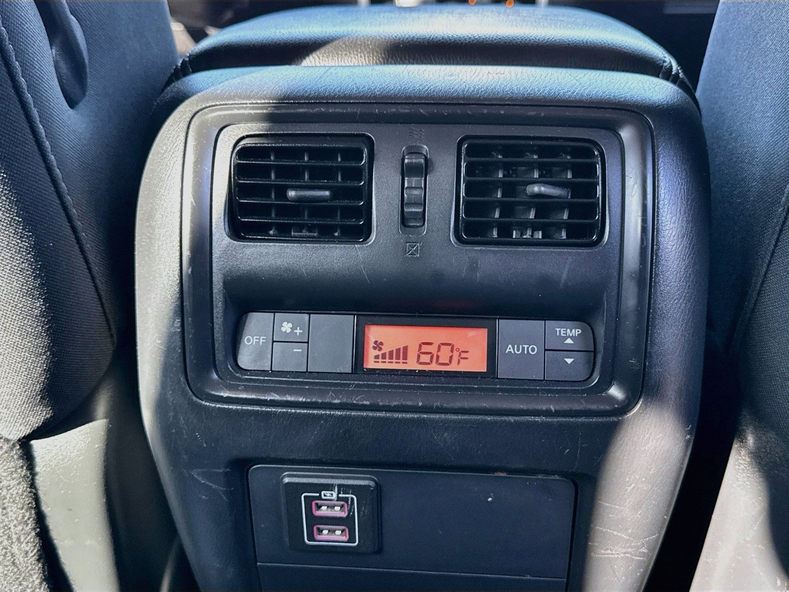 Used 2018 Nissan Pathfinder SV FWD image 15