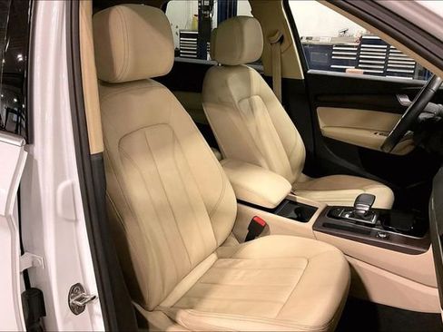 Used 2023 Audi Q5 2.0T Premium w/ Convenience Package AWD/4WD image 7