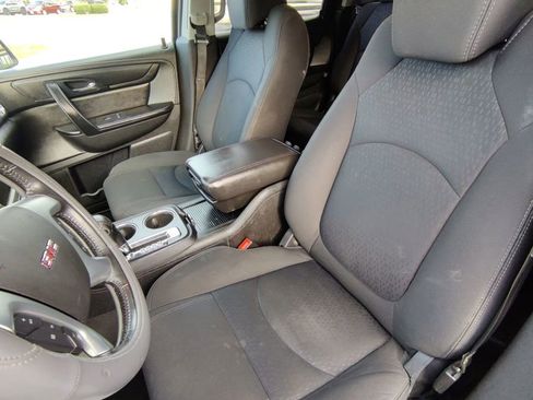 Used 2016 GMC Acadia SLE image 14