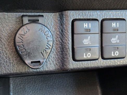 Used 2018 Toyota Corolla XLE image 29