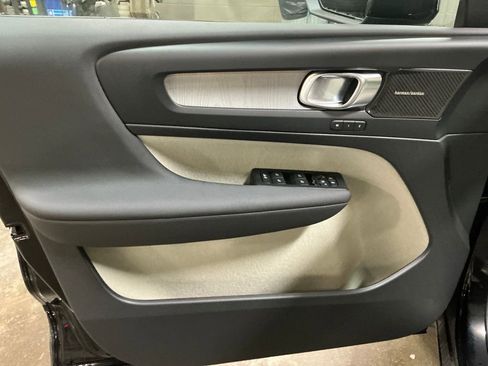 New 2026 Volvo XC40 B5 Ultra w/ Climate Package image 10