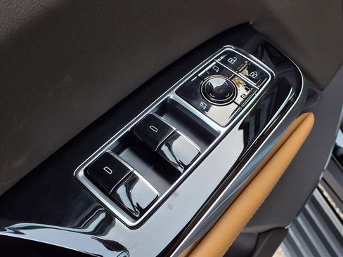 New 2026 Cadillac Escalade Luxury image 12