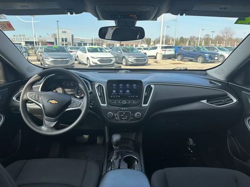 Used 2022 Chevrolet Malibu LS FWD image 13