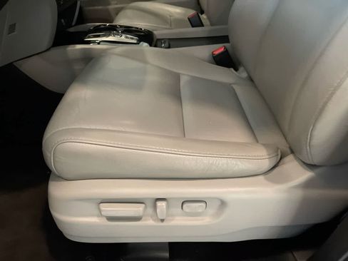 Used 2017 Honda Pilot Touring image 12