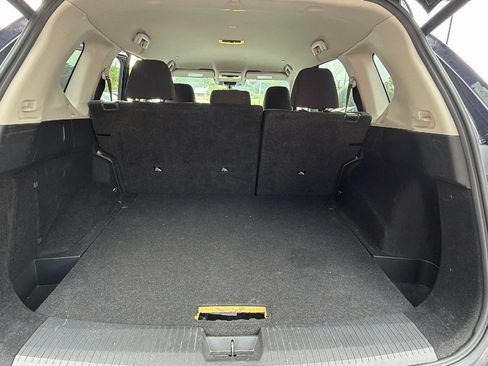 Used 2024 Nissan Rogue SV AWD/4WD image 13