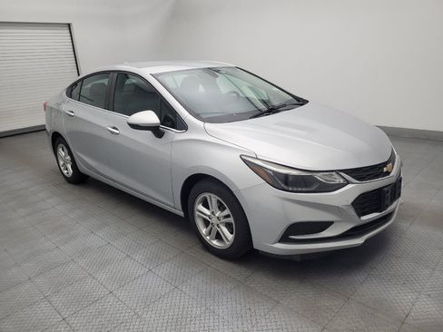 Used 2017 Chevrolet Cruze LT w/ Convenience Package FWD image 13