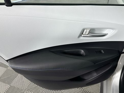 Used 2022 Toyota Corolla SE w/ SE Premium Package FWD image 24
