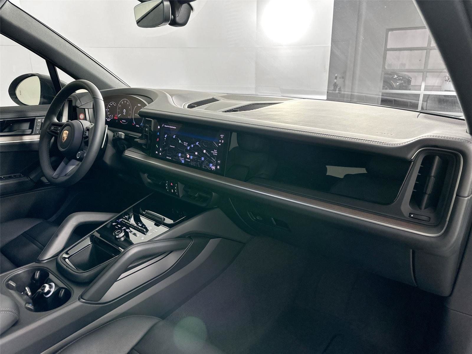 Certified 2026 Porsche Cayenne AWD/4WD image 28