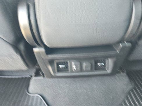 Used 2022 Chevrolet Silverado 1500 LT image 18