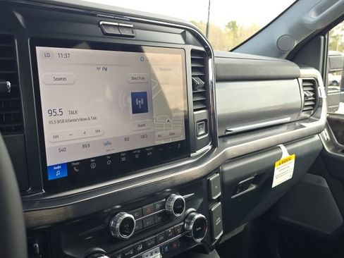 Used 2025 Ford F250 Lariat w/ Chrome Package image 30