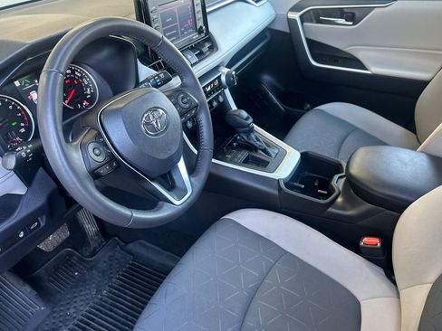 Certified 2022 Toyota RAV4 XLE w/ Convenience Package image 9