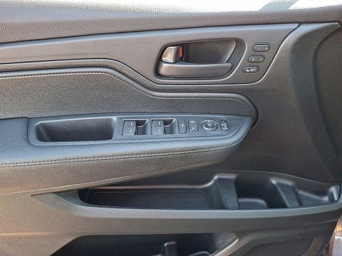 Used 2024 Honda Odyssey EX-L image 13