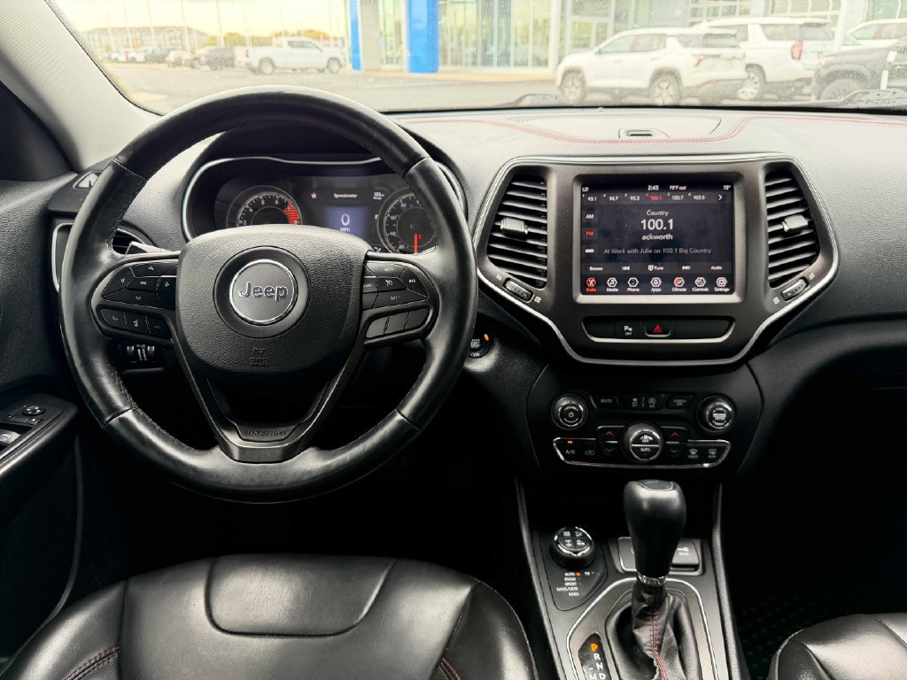 Used 2019 Jeep Cherokee Trailhawk w/ Cold Weather Group AWD/4WD image 29