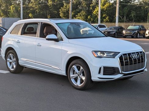 Used 2023 Audi Q7 2.0T Premium w/ Convenience Package image 3