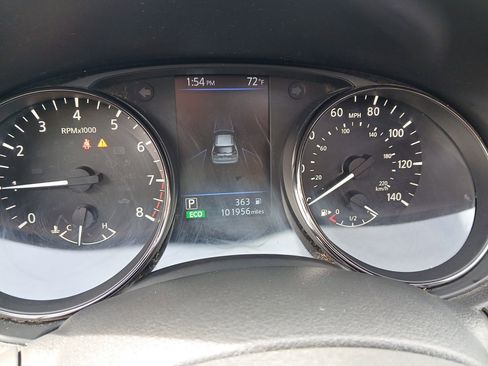 Used 2020 Nissan Rogue SV w/ Sun & Sound Touring Package image 2